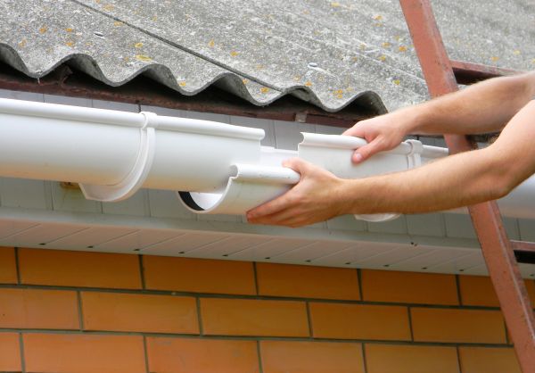 Gutter Hanging in Placerville